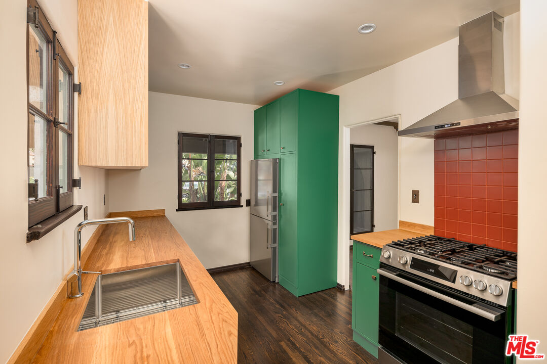 3840 Valleybrink Road Los Angeles, CA 90039 - Photo 18 of 32