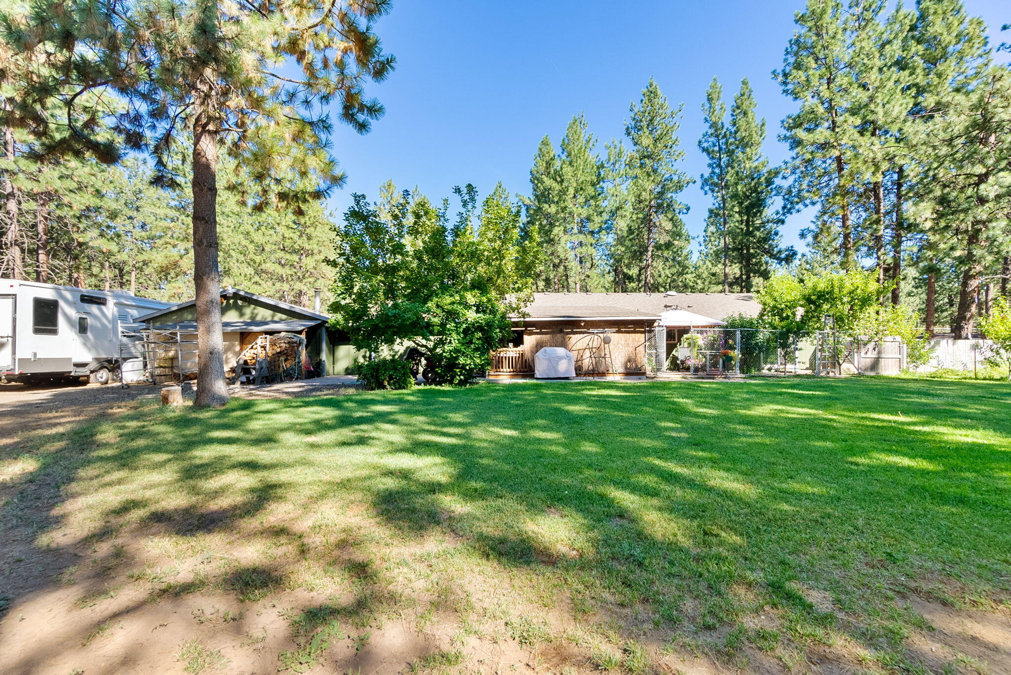 19275 Cherokee Road Bend, OR 97702 - Photo 35 of 47 34-web-or-mls-Riley Visuals-34