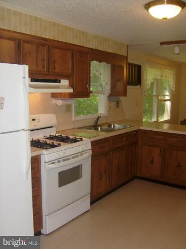 190 Schoolhouse Road Aspers, PA 17304 - Photo 2 of 30 Kitchen