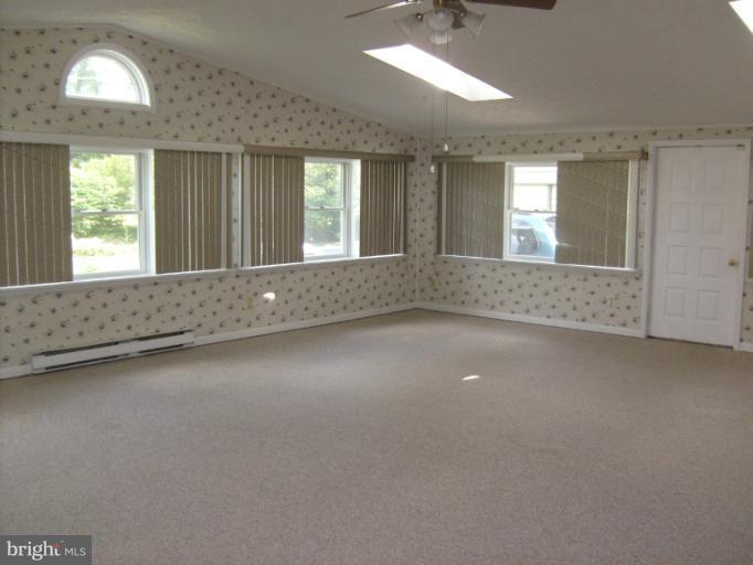 190 Schoolhouse Road Aspers, PA 17304 - Photo 6 of 30 Interior (General)