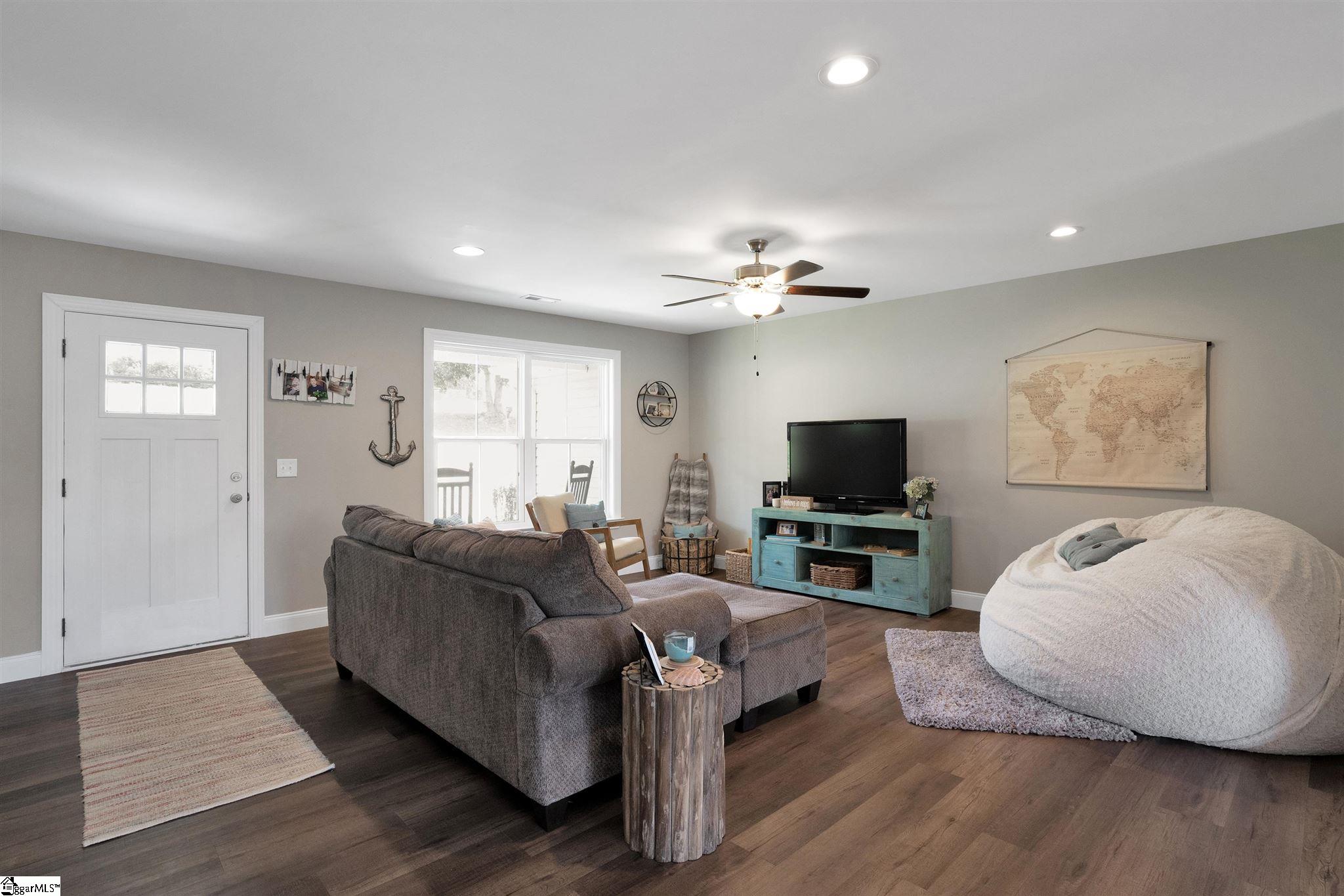 38 Montgomery Road Lyman, SC 29365 - Photo 4 of 29