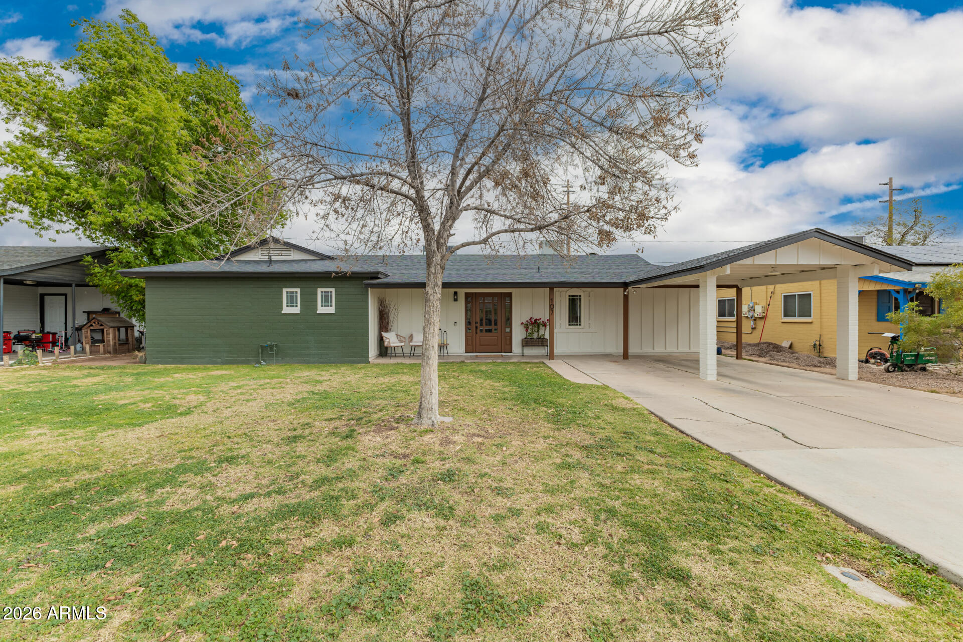 107 South Catalina Street Gilbert, AZ 85233 - Photo 3 of 47 01 - Catalina