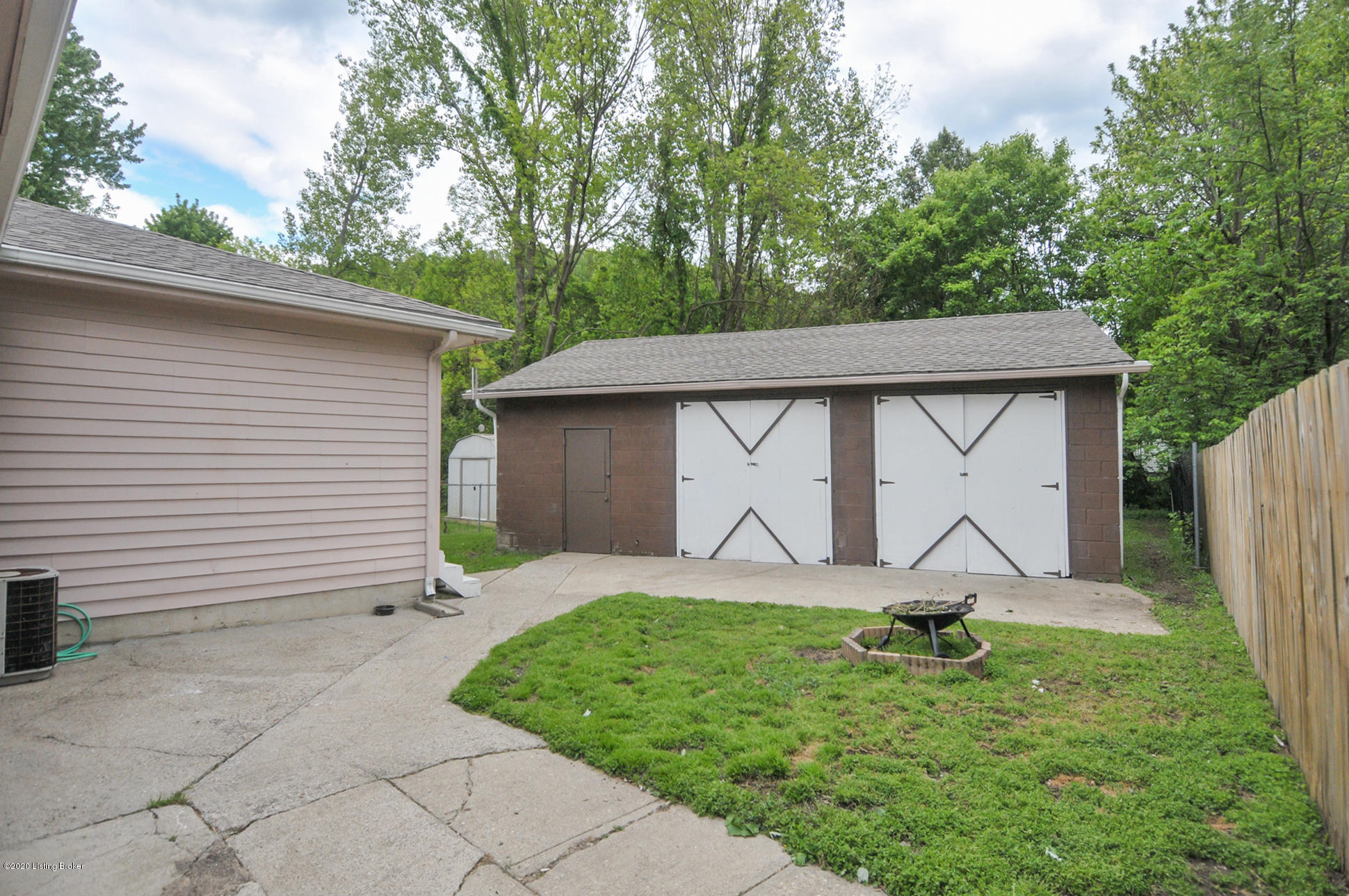4616 Frel Road Louisville, KY 40272 - Photo 30 of 32 4616FrelRd-31