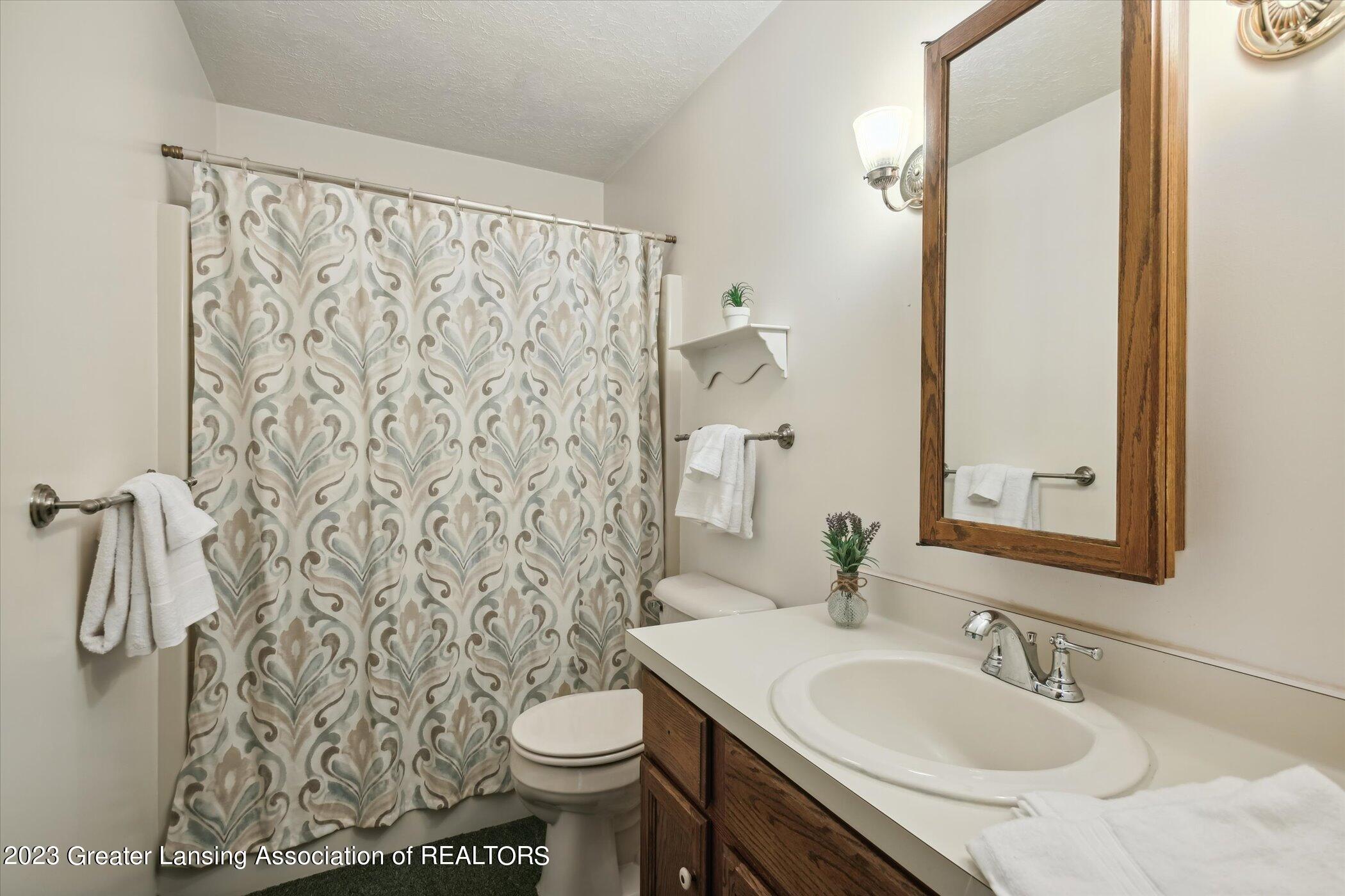2017 Rendall Drive Jackson, MI 49201 - Photo 15 of 29 19-2017-Rendall-Dr-Jackson-MI-49201-Wind