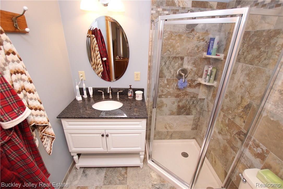 2986 Faussett Road Howell, MI 48855 - Photo 16 of 28 Stand Alone Shower
