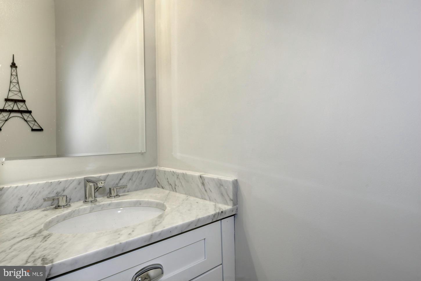 902 11th Street Northeast Washington, DC 20002 - Photo 12 of 30 Bath