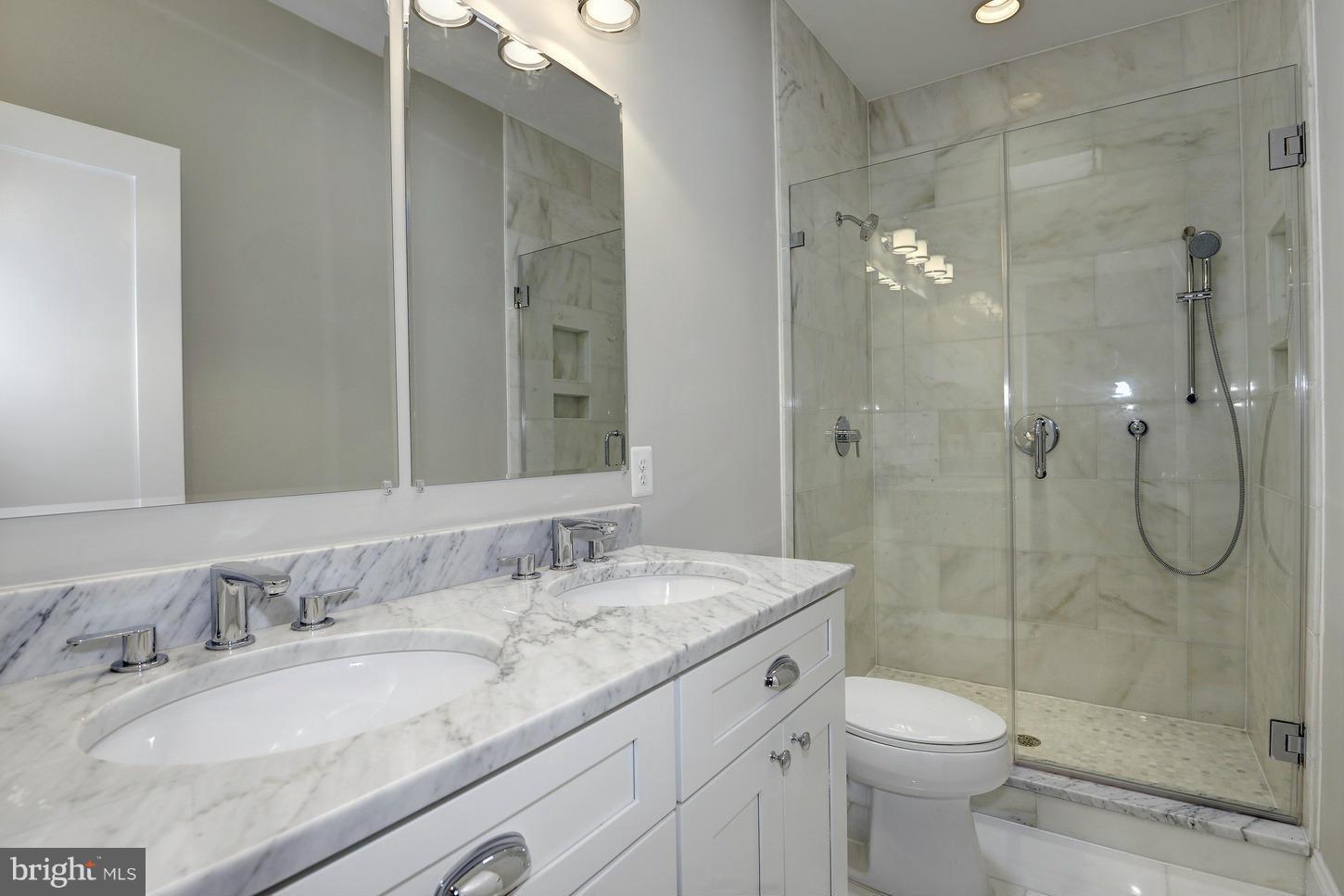 902 11th Street Northeast Washington, DC 20002 - Photo 18 of 30 Bath (Master)