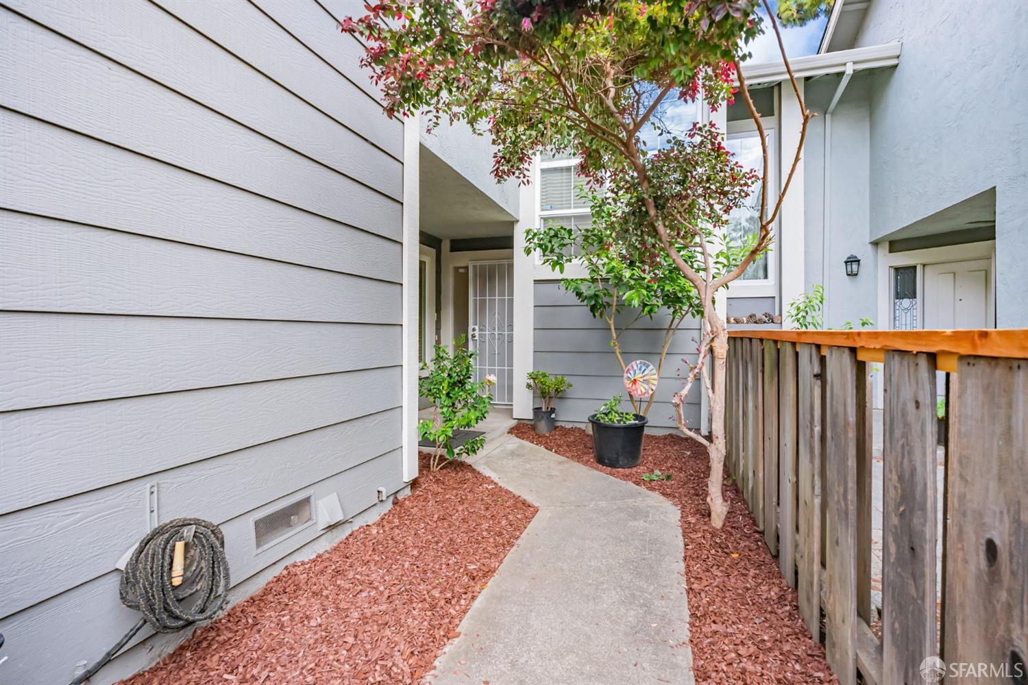 35 Cornwall Way San Leandro, CA 94577 - Photo 4 of 35