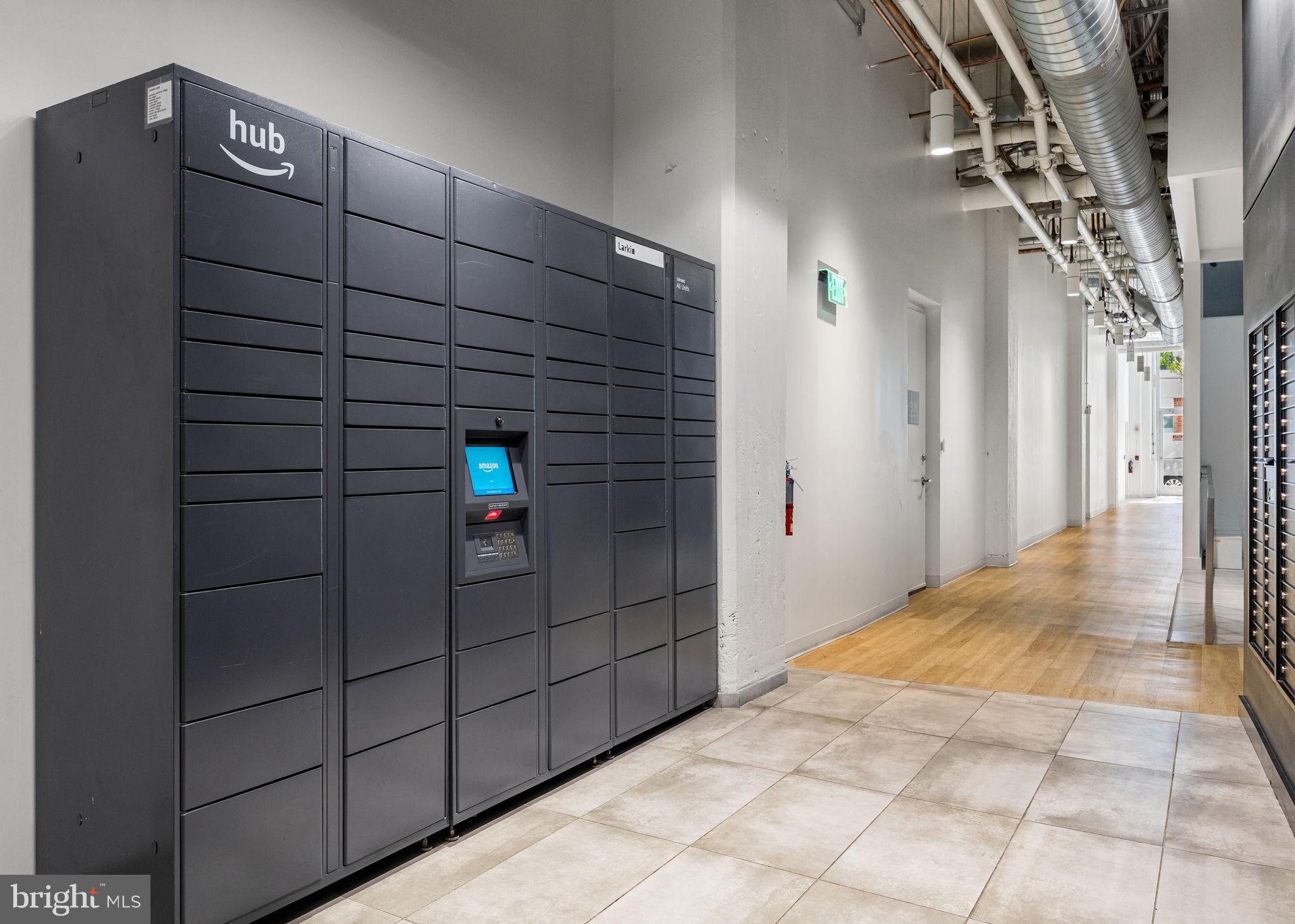 2200-28 Arch Street, Unit 716 Philadelphia, PA 19103 - Photo 31 of 35 a view of a garage