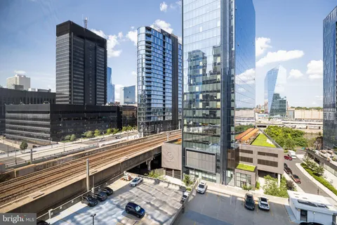 $499,000 | 2200-28 Arch Street, Unit 716, Philadelphia, PA 19103