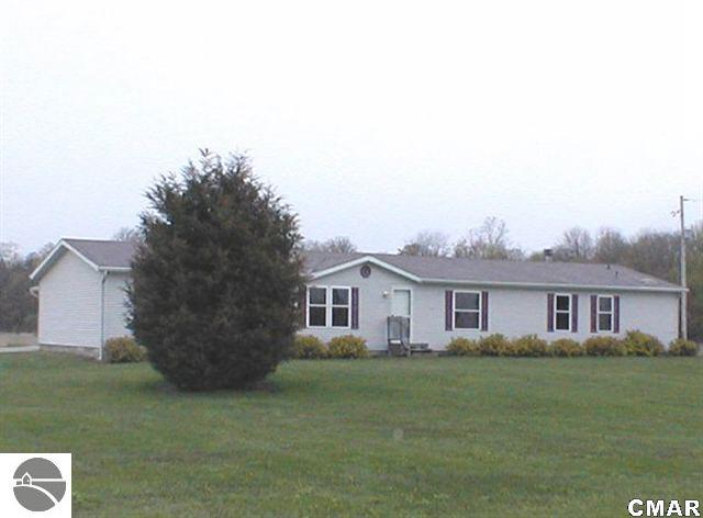 5352 County Line Road Carson City, MI 48811 - Photo 1 of 16 1770024.JPG