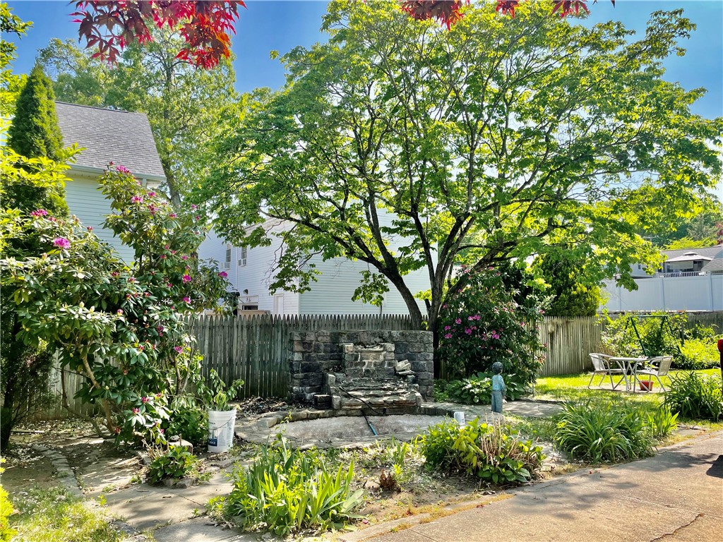 314 George Waterman Road Johnston, RI 02919 - Photo 3 of 45