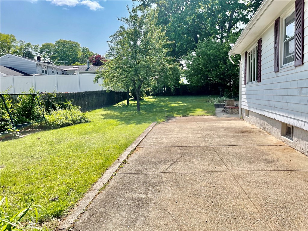 314 George Waterman Road Johnston, RI 02919 - Photo 5 of 45