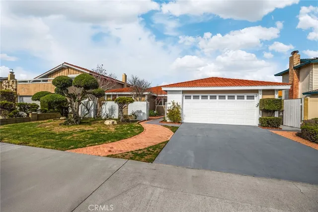 $1,600,000 | 6781 Bridgewater Drive, Huntington Beach, CA 92647