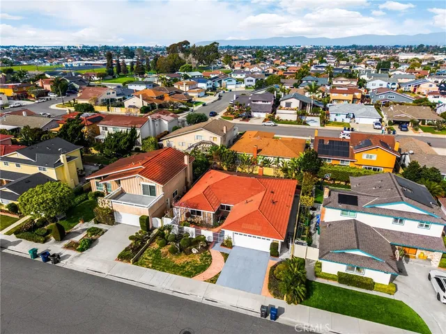 $1,600,000 | 6781 Bridgewater Drive, Huntington Beach, CA 92647