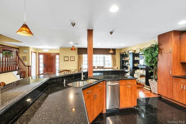 $1,599,000 | 2043 Ripley Lane, Merrick, NY 11566