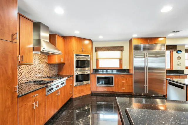 $1,599,000 | 2043 Ripley Lane, Merrick, NY 11566