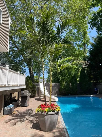 $1,599,000 | 2043 Ripley Lane, Merrick, NY 11566