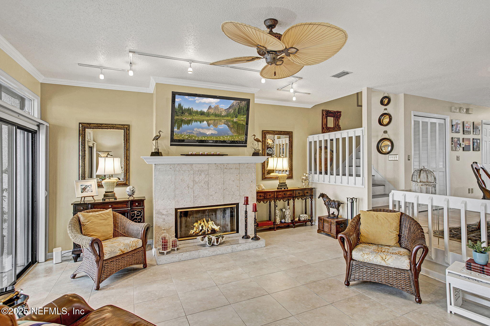 321 Scenic Point Lane Fleming Island, FL 32003 - Photo 18 of 38 Living Room