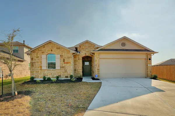$2,200 | 105 Brunnen Way, Georgetown, TX 78626