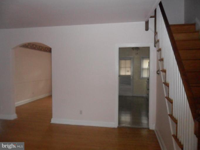 1613 Shadyside Road Baltimore, MD 21218 - Photo 2 of 11 Living Room