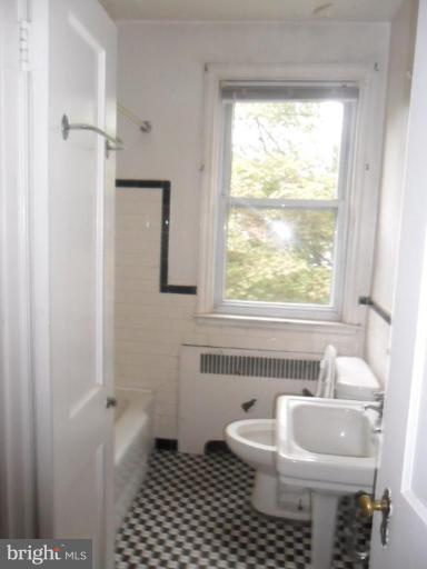 1613 Shadyside Road Baltimore, MD 21218 - Photo 9 of 11 Bath #1