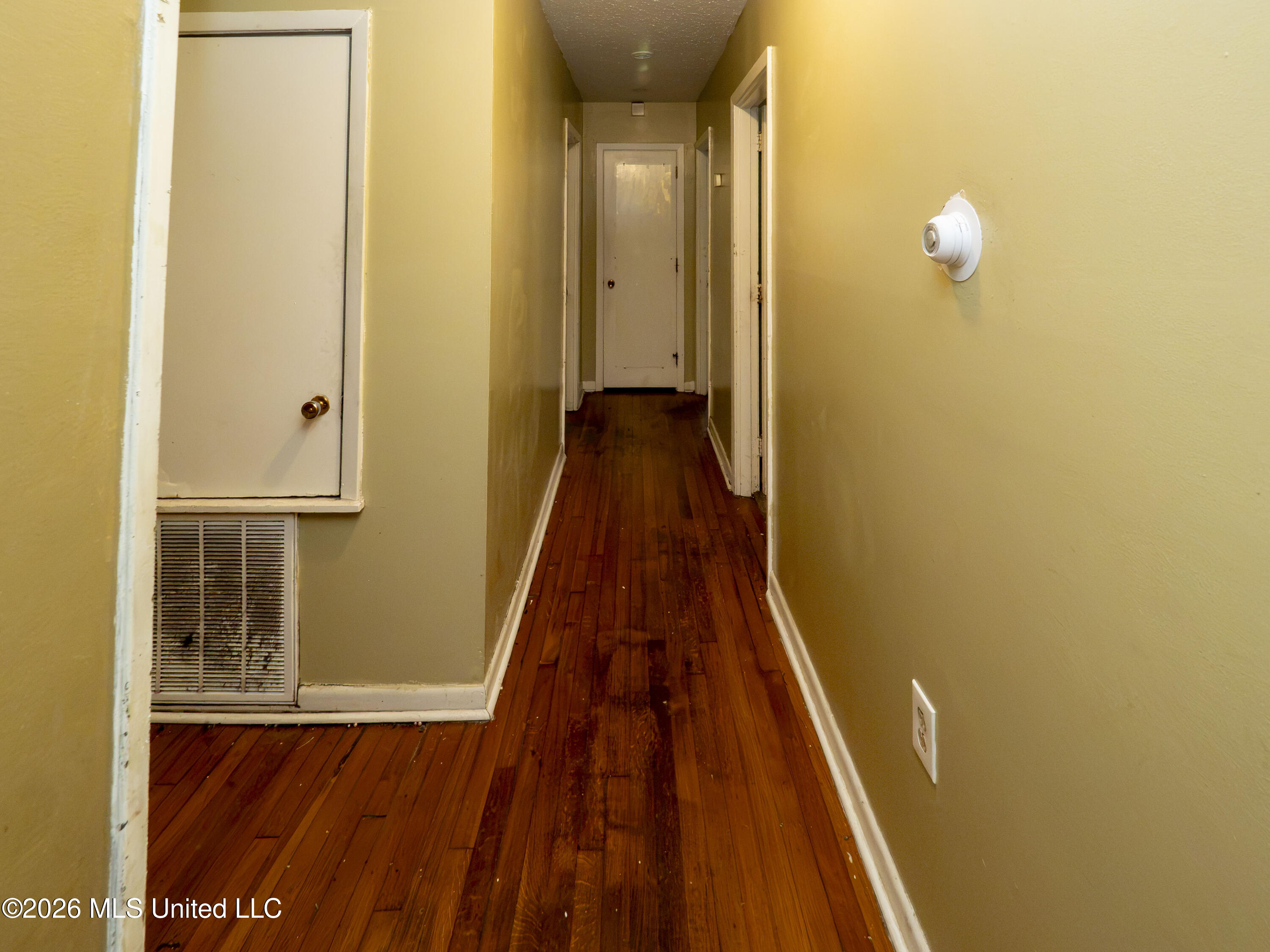 4521 Ridgewood Road Jackson, MS 39211 - Photo 9 of 15 _A010199-9