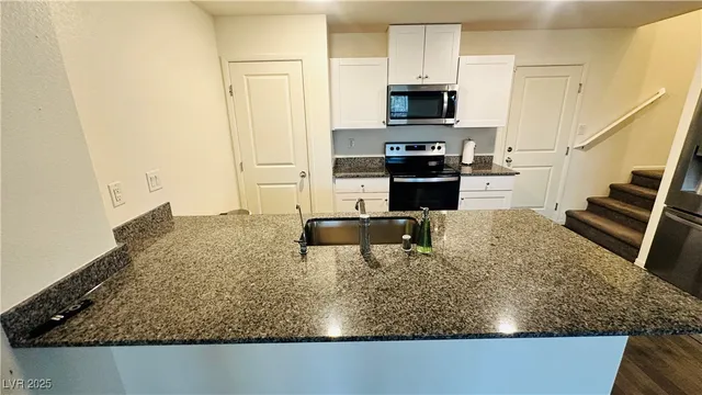 $1,850 | 7933 Whisper Words Avenue, Las Vegas, NV 89113