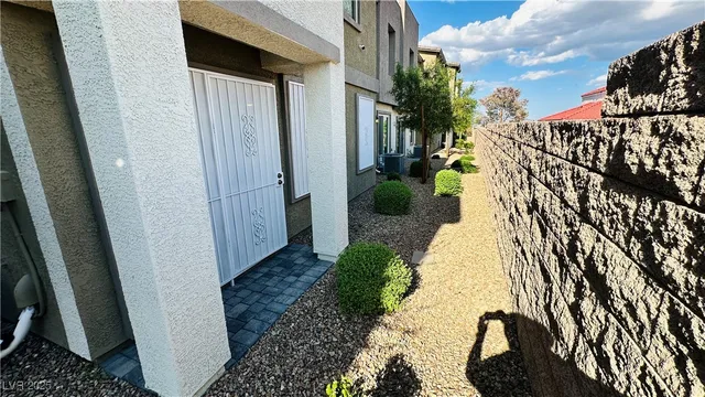 $1,850 | 7933 Whisper Words Avenue, Las Vegas, NV 89113