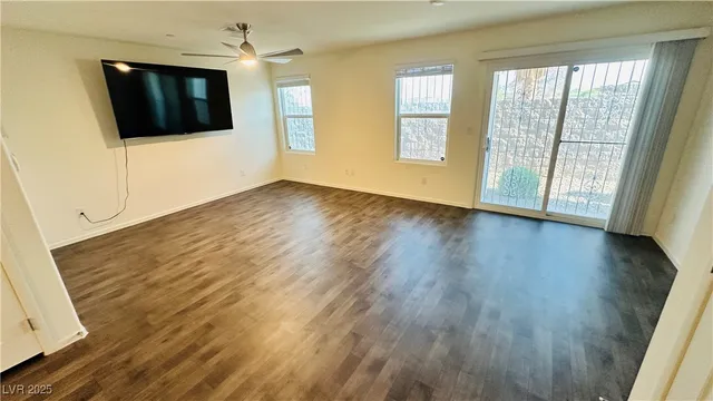 $1,850 | 7933 Whisper Words Avenue, Las Vegas, NV 89113