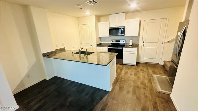 $1,850 | 7933 Whisper Words Avenue, Las Vegas, NV 89113