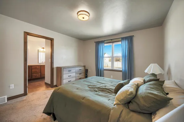 $464,900 | 2125 Fox Point Court, De Pere, WI 54115