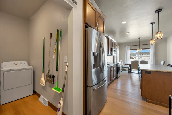 $464,900 | 2125 Fox Point Court, De Pere, WI 54115