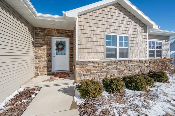 $464,900 | 2125 Fox Point Court, De Pere, WI 54115