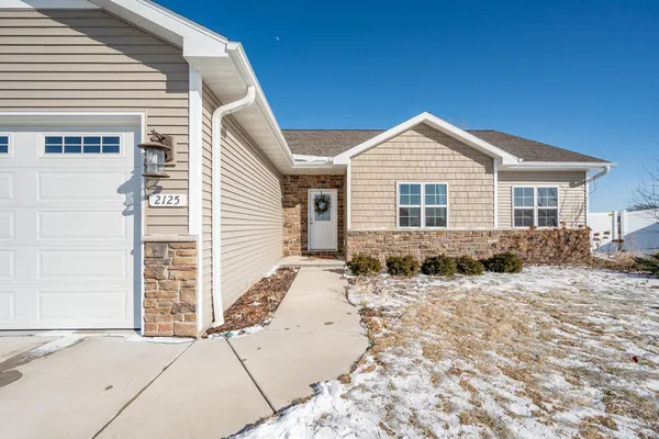 $464,900 | 2125 Fox Point Court, De Pere, WI 54115