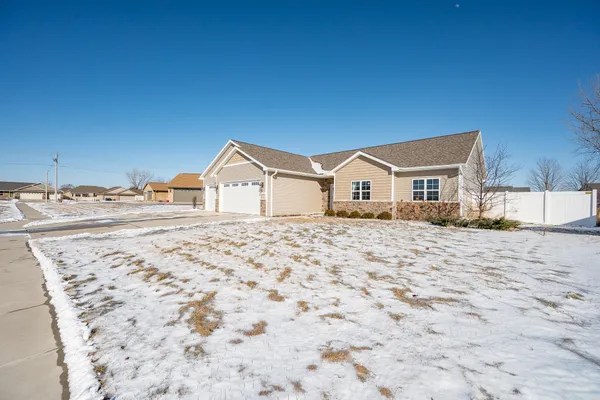 $464,900 | 2125 Fox Point Court, De Pere, WI 54115