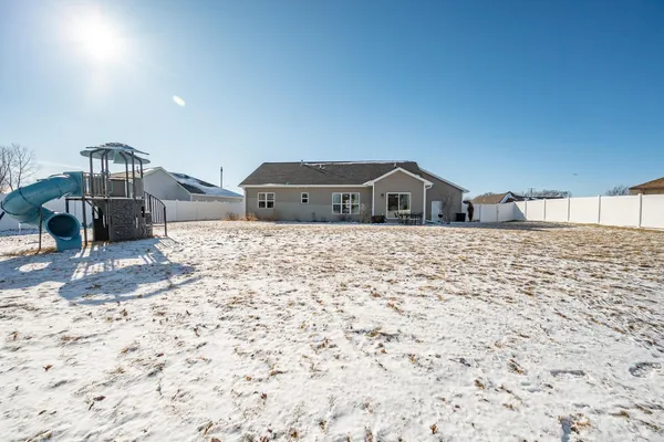$464,900 | 2125 Fox Point Court, De Pere, WI 54115