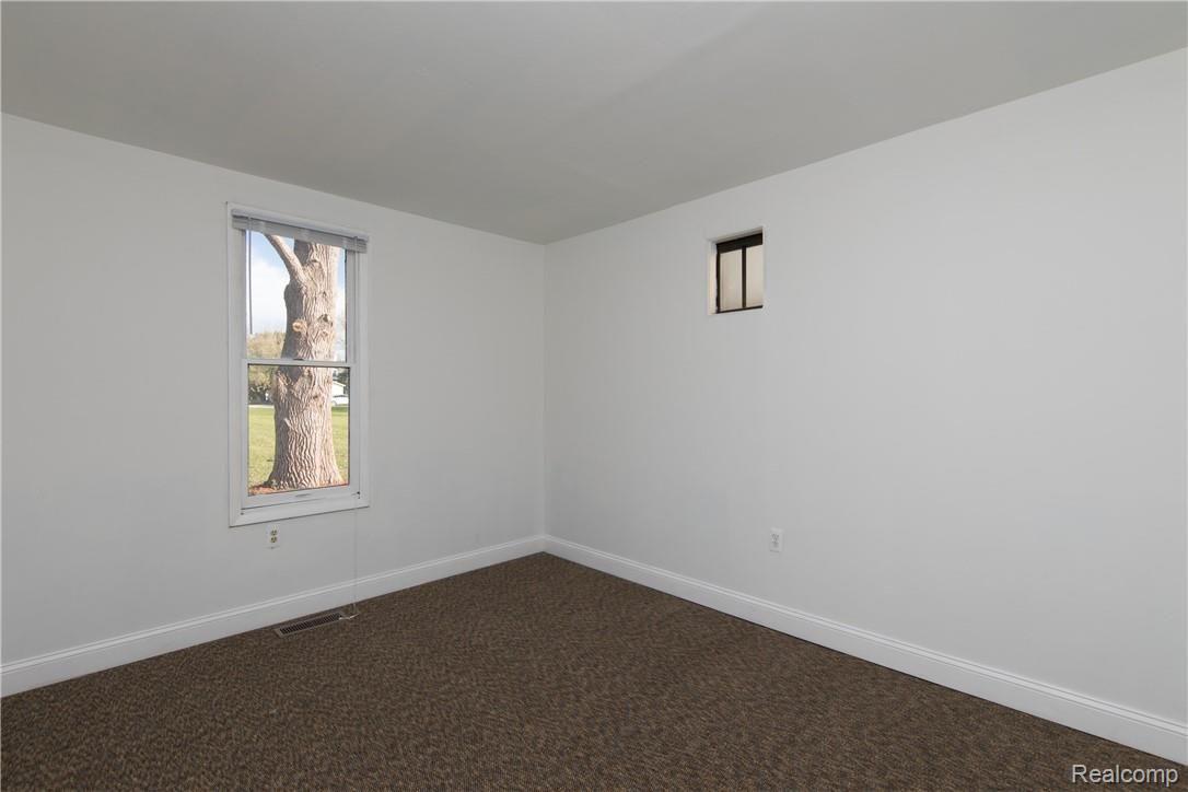 7334 East Potter Road Davison, MI 48423 - Photo 28 of 57 Bedroom2-1.jpg