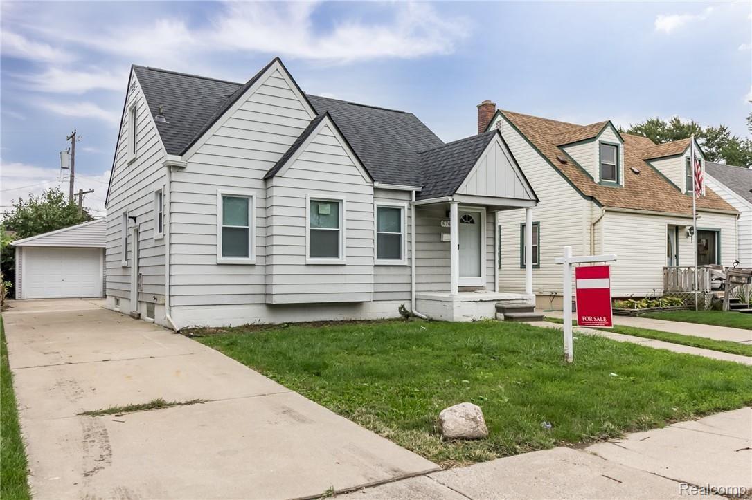 6745 Pelham-2.jpg