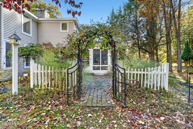 $699,800 | 91 Darroch Road, Bethlehem, NY 12054