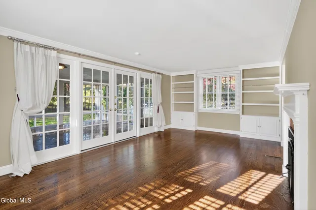 $699,800 | 91 Darroch Road, Bethlehem, NY 12054