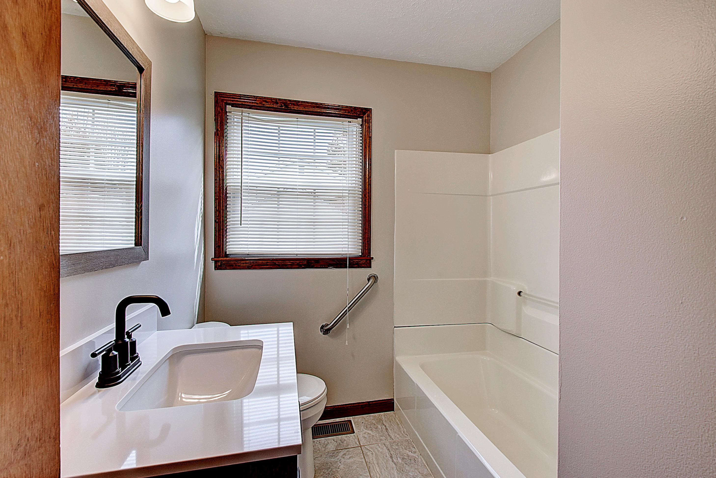 842 Blue Springs Road Elizabethton, TN 37643 - Photo 23 of 35 DSC_0184And8more
