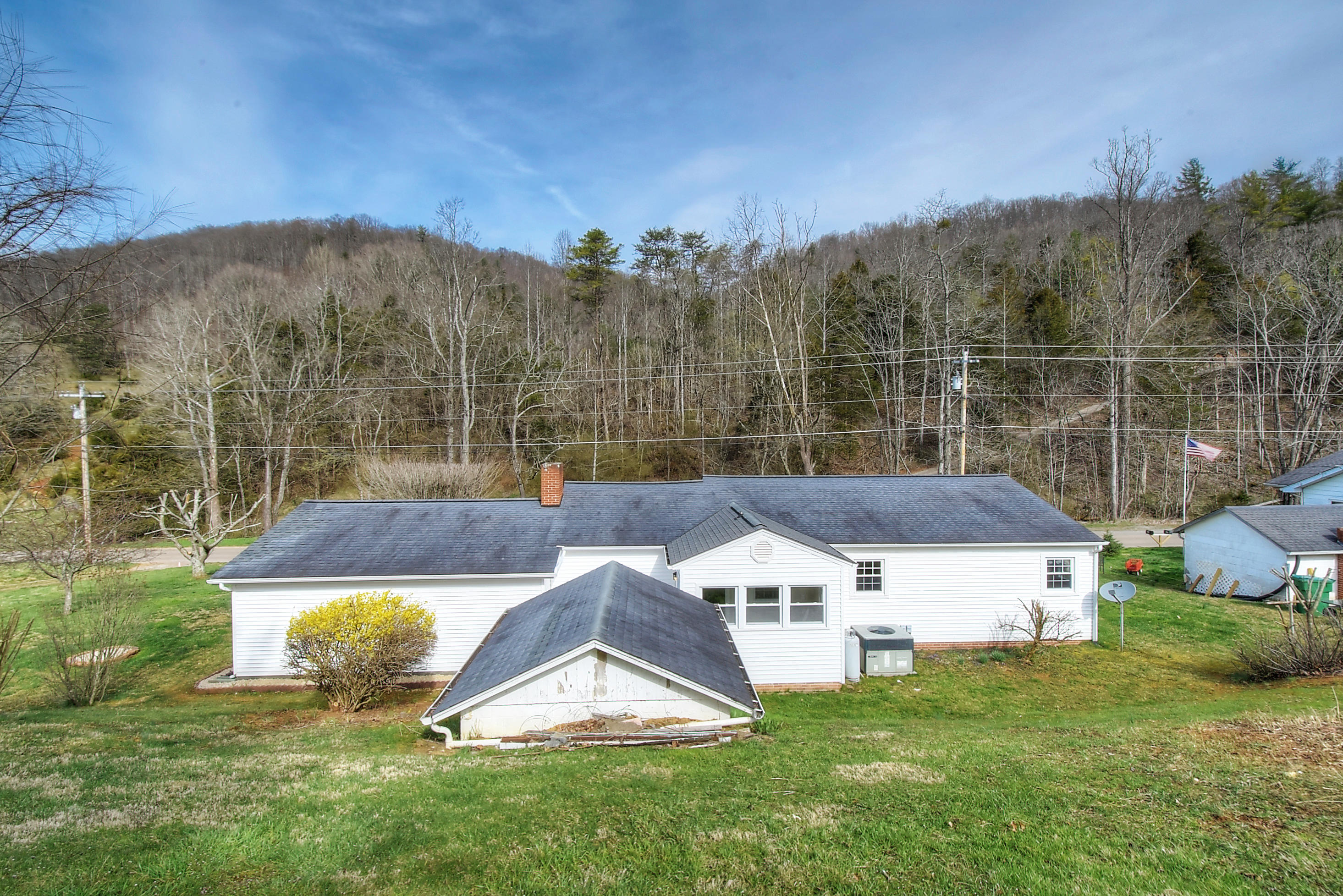 842 Blue Springs Road Elizabethton, TN 37643 - Photo 30 of 35 DSC_0244_5_6_7_8_9