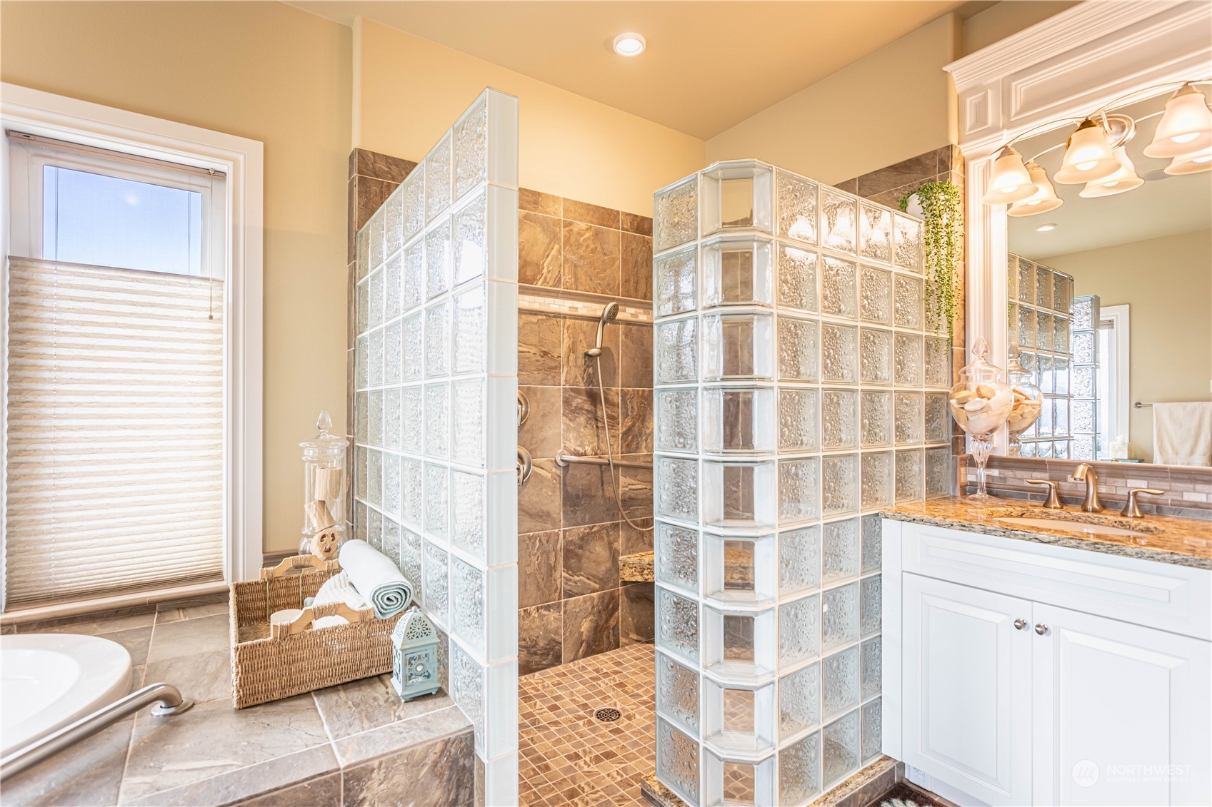 1869 Broadway Place Wenatchee, WA 98801 - Photo 18 of 39