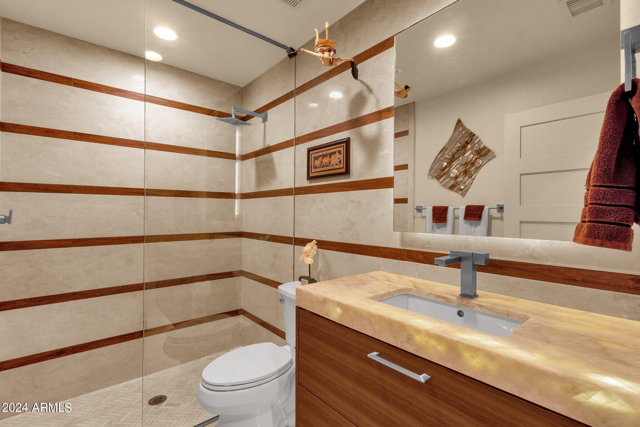 7222 East Gainey Ranch Road, Unit 144 Scottsdale, AZ 85258 - Photo 28 of 41 Guest Bath