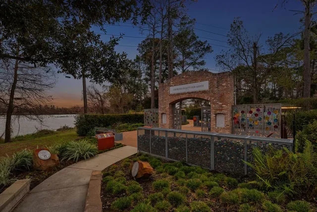 an outdoor space with lots of green space