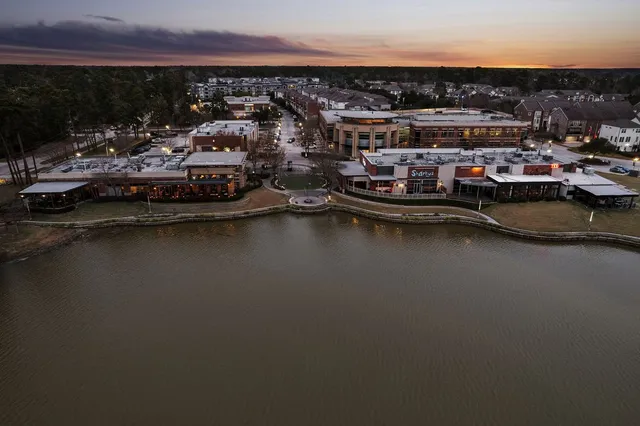 a view of a lake and a mountain view