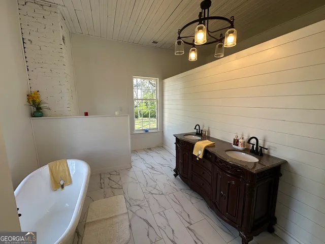 $279,900 | 1318 Lincolnton Highway, Elberton, GA 30635