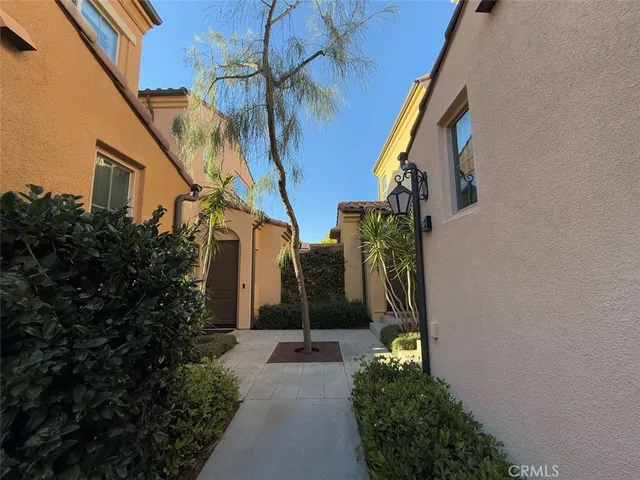 $5,000 | 121 Messenger, Irvine, CA 92618