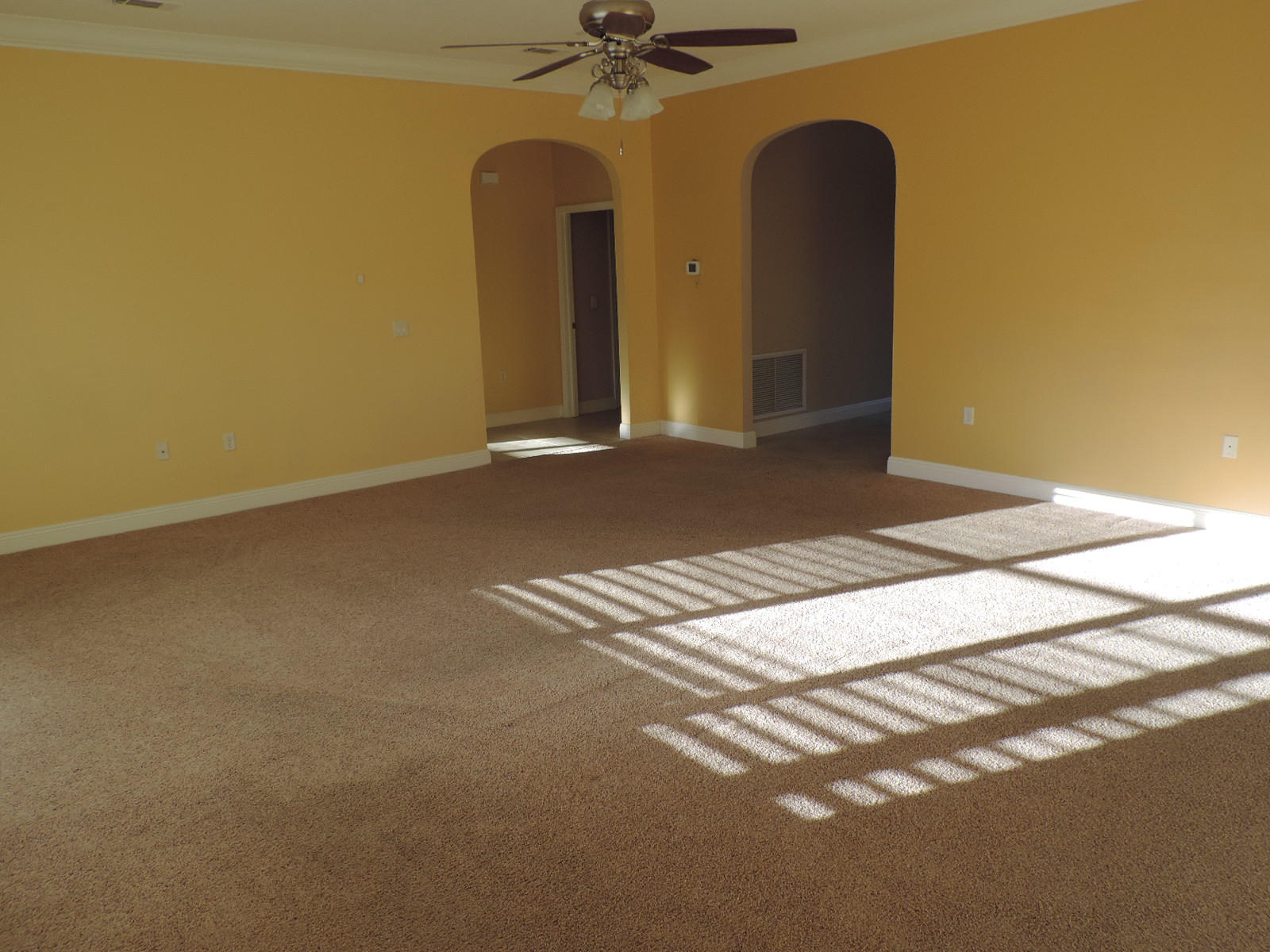 4412 Mirada Way Crestview, FL 32539 - Photo 3 of 17 Living Room